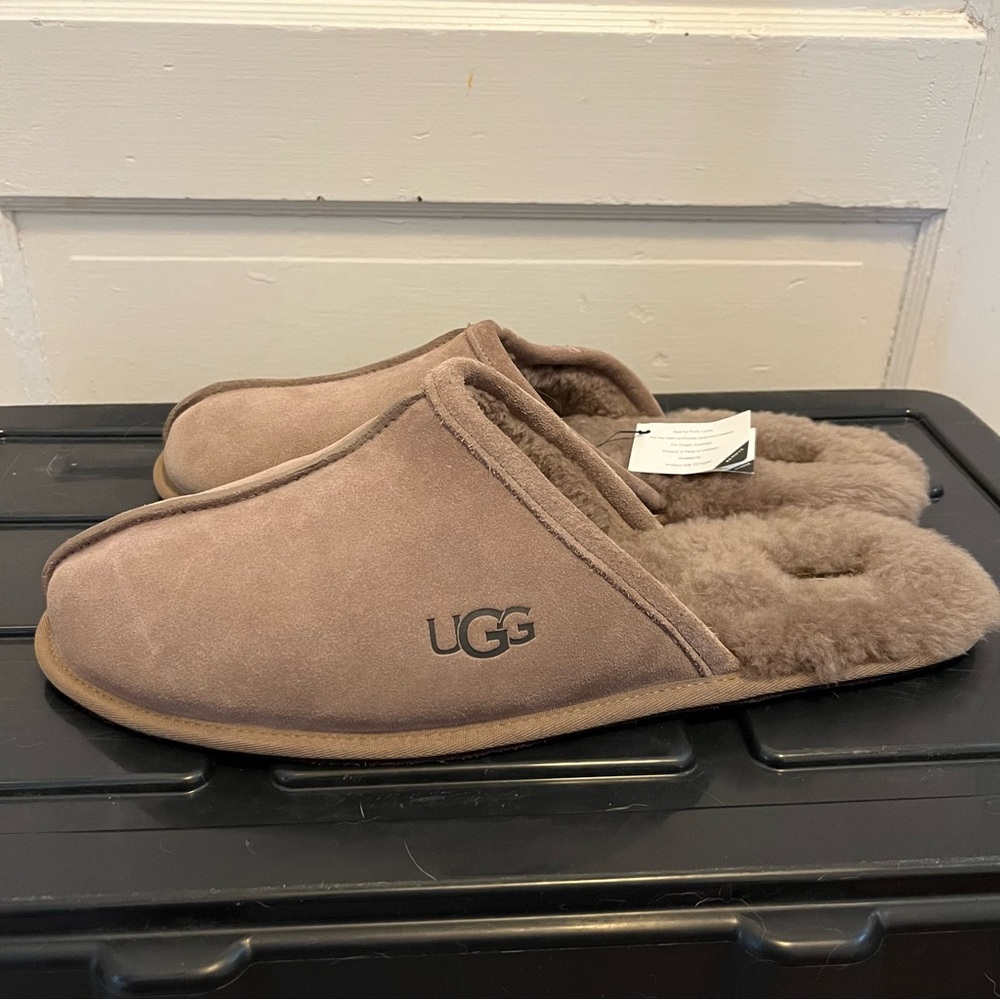 UGG Men’s Scuff Slipper